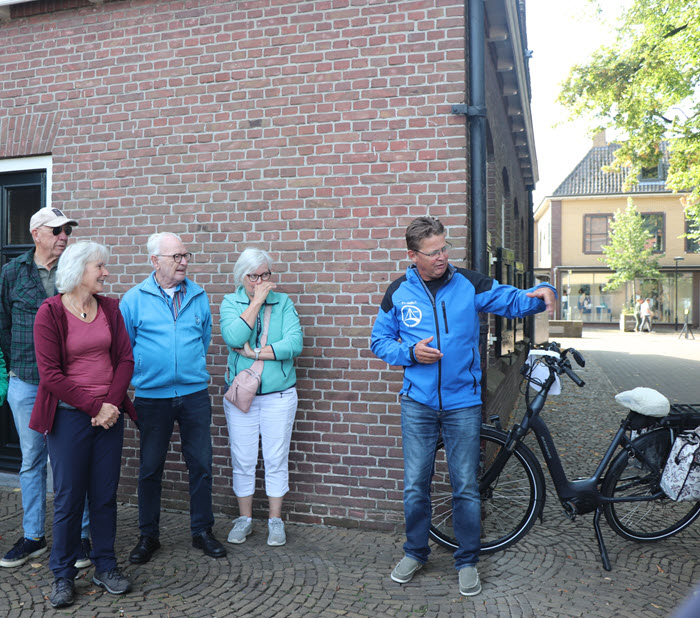 'Oorlogsherinneringen Fietsroute' nu verkrijgbaar bij de VVV in Putten 1