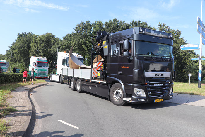 Truckfestijn Putten weer toeterend door de straten 2