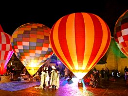 ​Bezoek Night Glow, een avond vol licht en magie