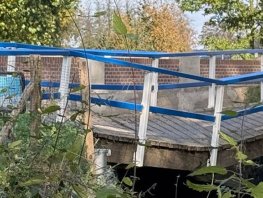 CDA stelt vragen over de beschadigde brug bij het fietspad langs de N798